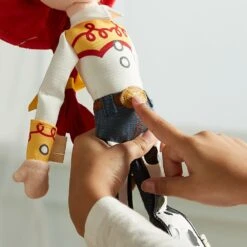 Disney Jessie Plush – Toy Story 2 – Medium 17 3/4'' -Disney 1231000444634 2