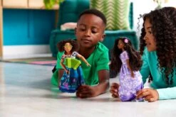 Disney Mirabel Singing Doll – Encanto -Disney 6002059731814 8